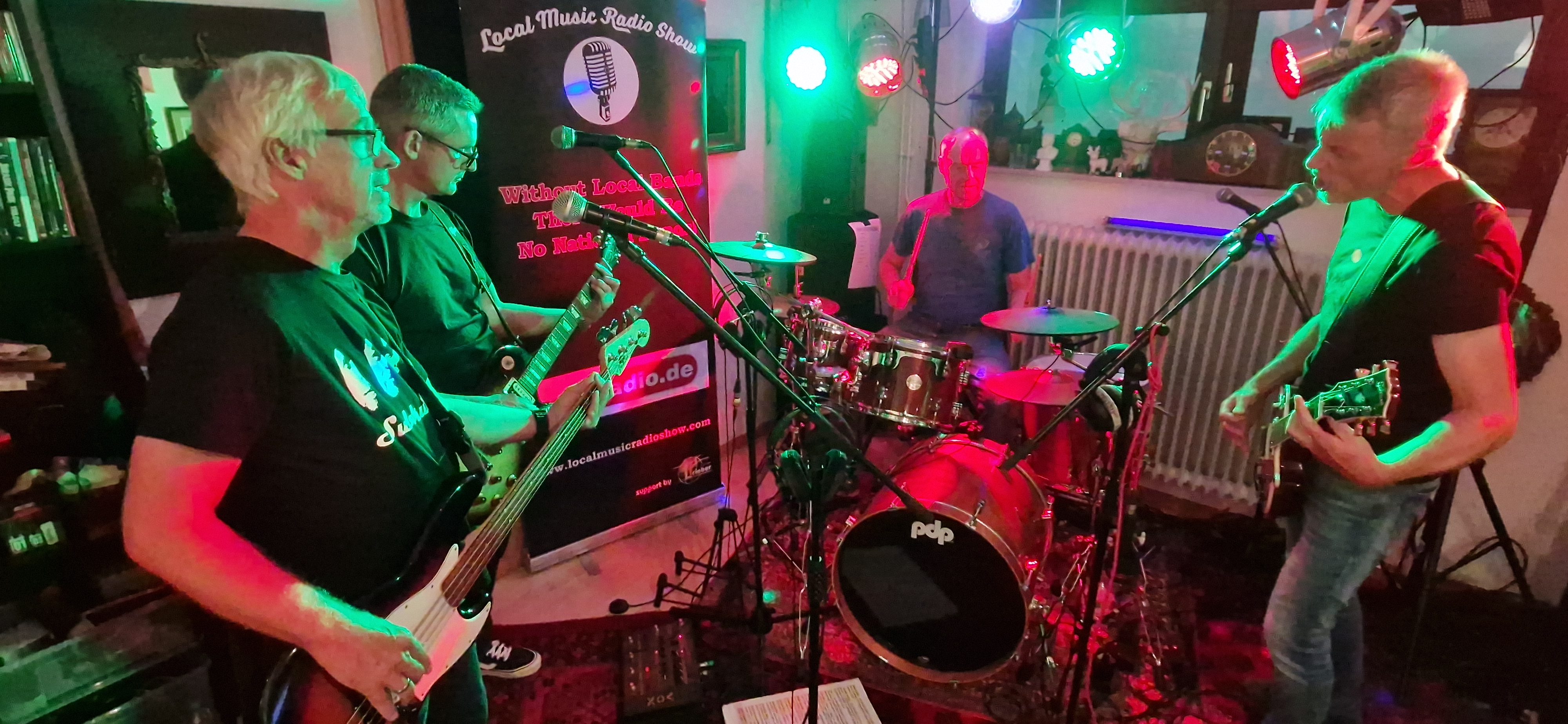live-01